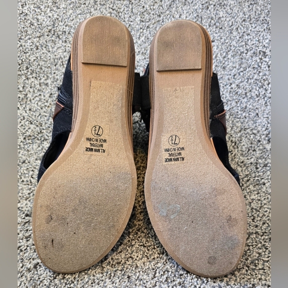 Soda Shoes Womens Size 7.5 Black Fabric Buckle Slip On Flat Sandal Slides - Picture 7 of 12